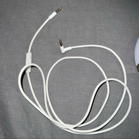 Beats studio3 headphones - Picture 6 of 15